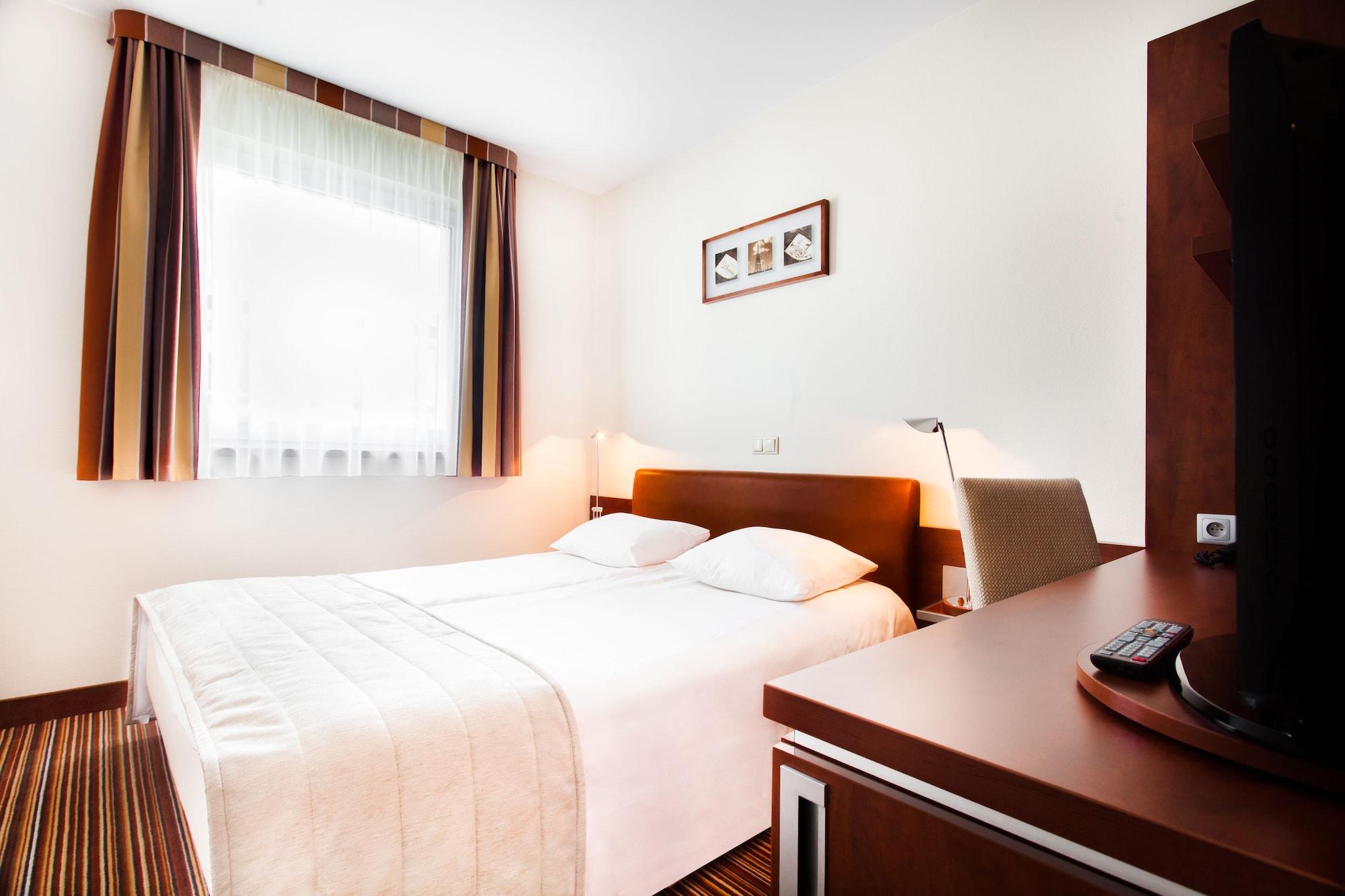 Qubus Hotel Gliwice Exteriör bild
