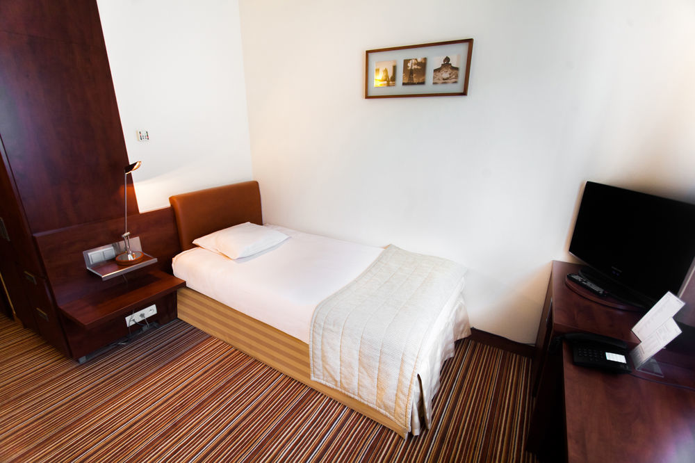 Qubus Hotel Gliwice Exteriör bild