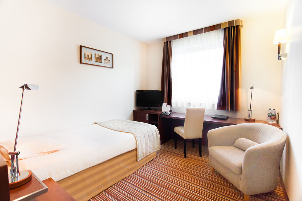 Qubus Hotel Gliwice Exteriör bild